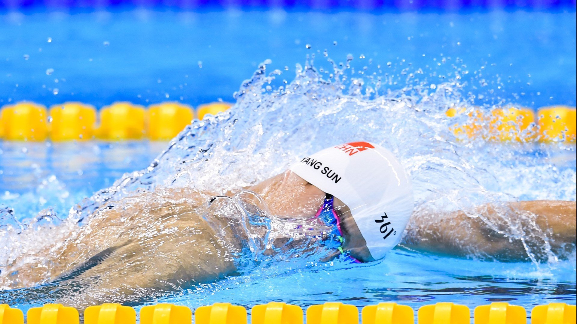 张镇麟展现中国篮球新希望,张镇麟篮板